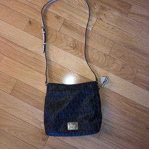 Michael Kors purse crossbody
